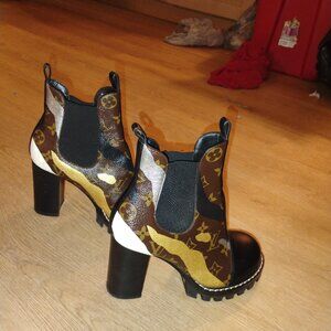 Vuitton x League of Legends Star Trail Line 20 years PVC & leather boots (sz.36)